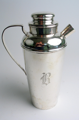 Appraisal: AN AMERICAN GORHAM STERLING SILVER COCKTAIL SHAKER in classic design