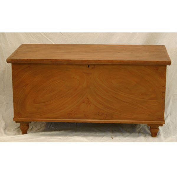 Appraisal: Grain painted blanket box lift top vinegar and sponge heart