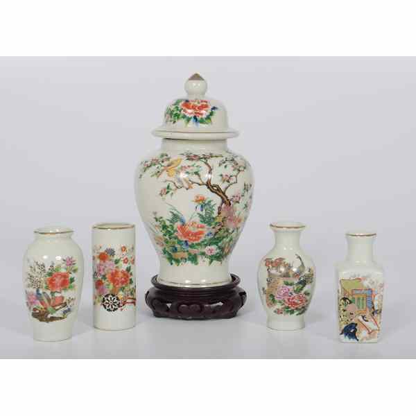 Appraisal: Chinese Porcelain Chinese th Century A group of Chinese hand-painted