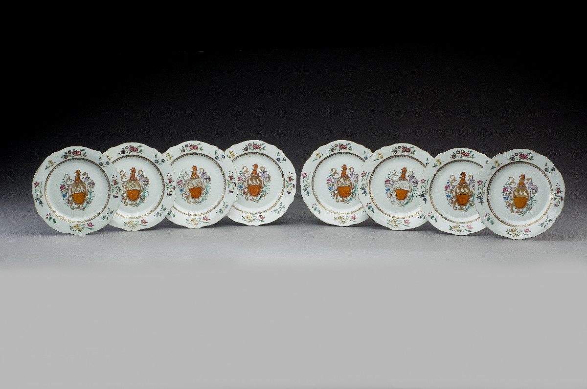 Appraisal: SET OF EIGHT CHINESE EXPORT PORCELAIN ARMORIAL PLATES CIRCA Each