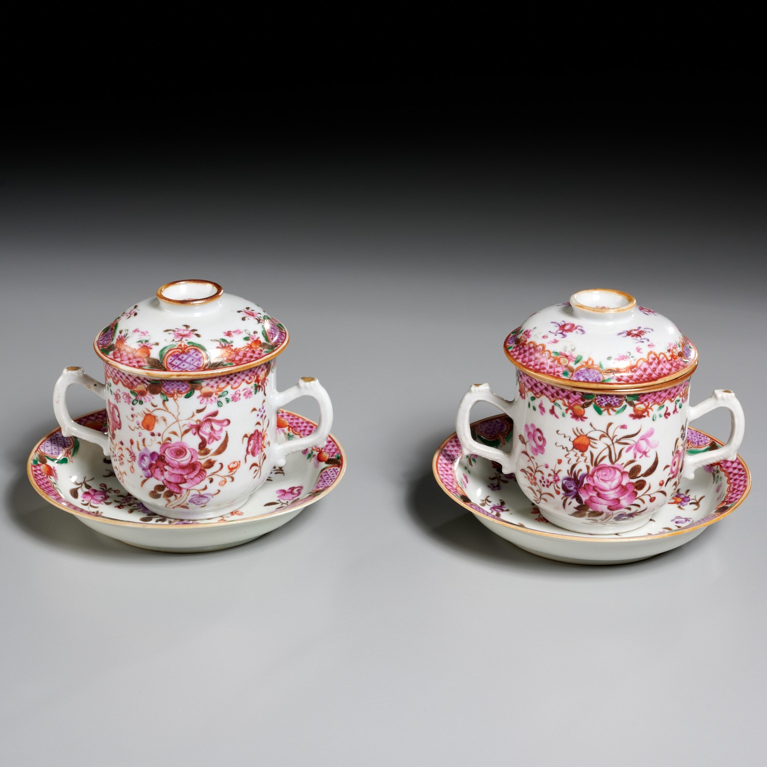 Appraisal: PAIR CHINESE EXPORT LIDDED CUPS AND SAUCERS Qianlong Period -