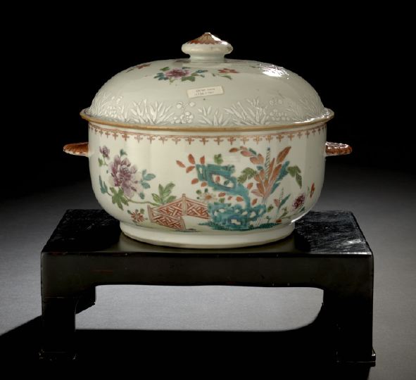 Appraisal: Chinese Export Porcelain Covered Circular Tureen Qianlong Reign - of