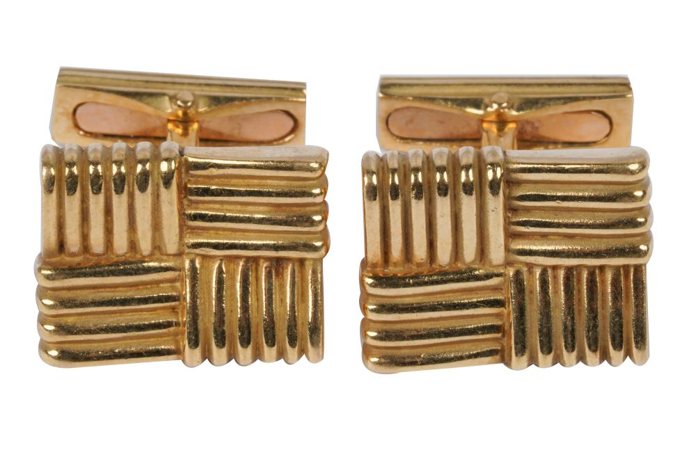 Appraisal: PAIR OF FRED KARAT YELLOW GOLD CUFFLINKSsigned 'Fred Paris k