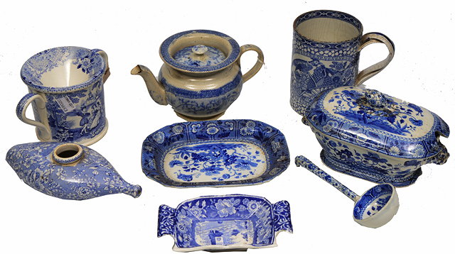 Appraisal: AN EARLY TH CENTURY SCOTTISH MINSTREL PATTERN BLUE AND WHITE