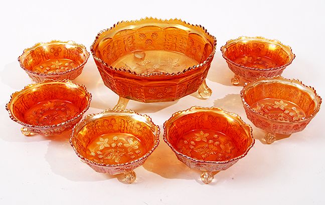 Appraisal: Fenton Fruit Set A Fenton Marigold fruit set with berries