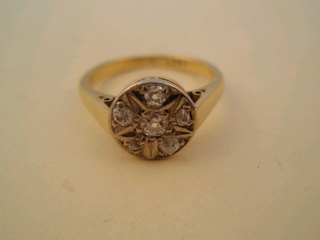 Appraisal: An ct gold circular flat head diamond cluster ring