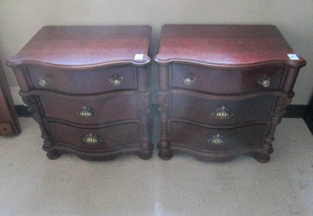 Appraisal: A PAIR OF MAHOGANY THREE-DRAWER NIGHTSTANDS Pulaski Furniture Co antique