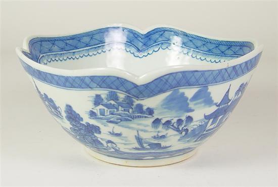 Appraisal: Large Canton Bowl Early th century form Beautiful Nanking border