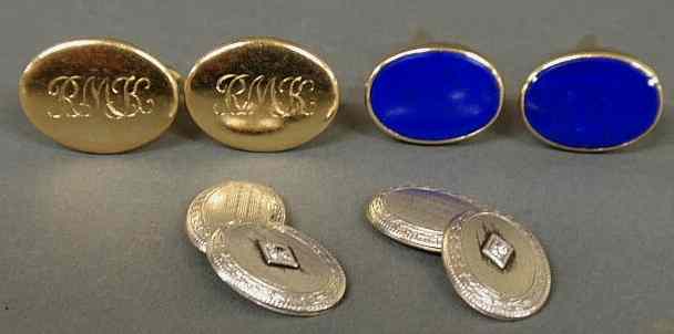 Appraisal: Three pairs of cufflinks- lapis and k yg with oval