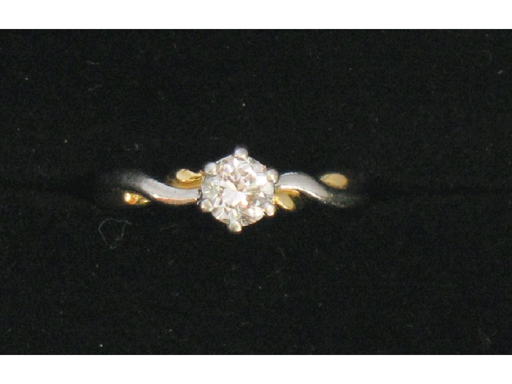 Appraisal: A DIAMOND SOLITAIRE RING the central round brilliant-cut diamond circa