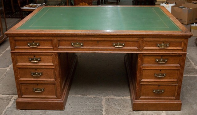 Appraisal: AN AMERICAN OAK PARTNERS DESK Stamped Maple Co Ld circa