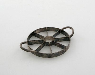 Appraisal: A Scottish silver apple corer and segment cutter of plain