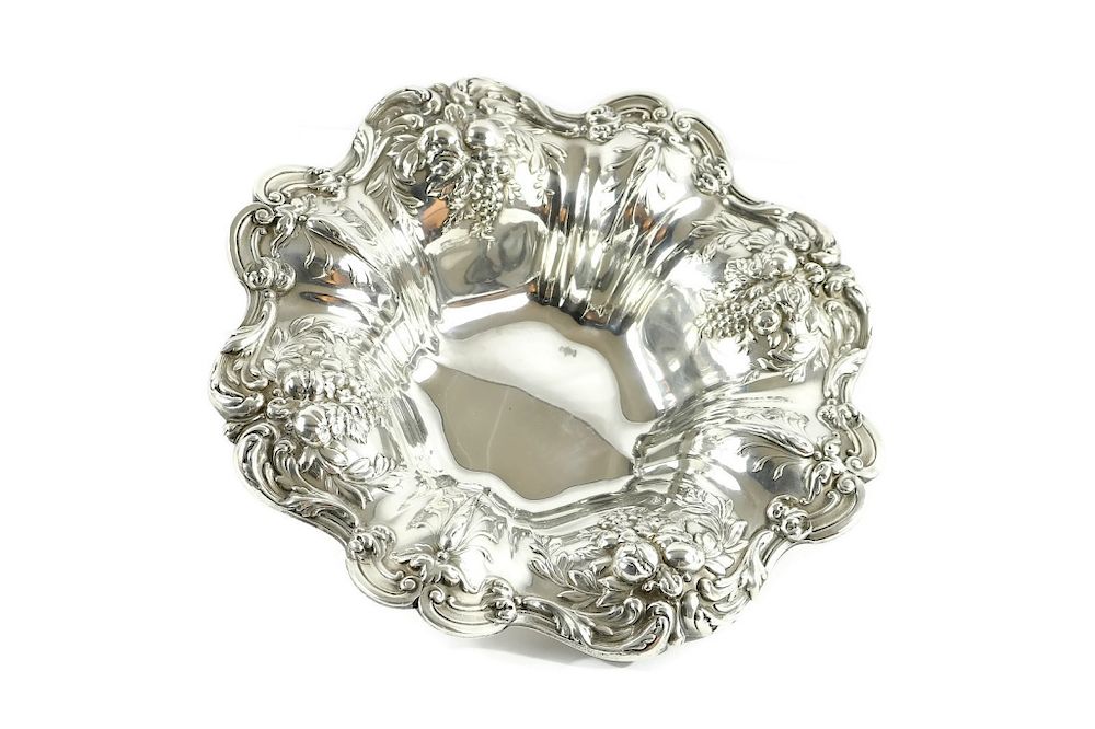 Appraisal: Reed Barton Francis st Sterling Silver Round Vegetable Bowl D