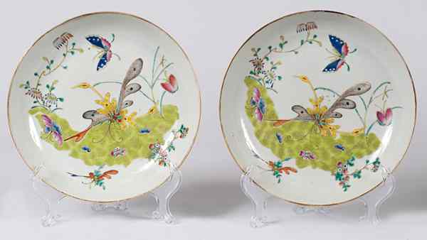 Appraisal: Chinese Shallow Dishes with Butterflies Chinese a pair of shallow