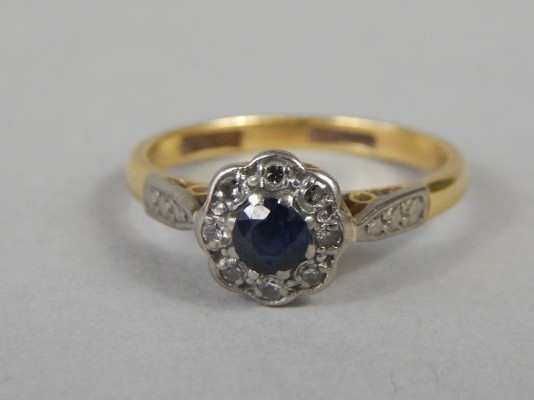 Appraisal: An ct gold dress ring set in a cluster with