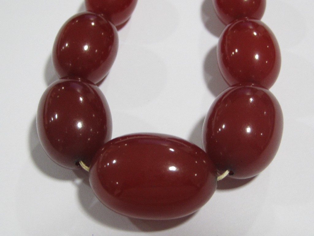 Appraisal: String of Victorian graduated red amber beads