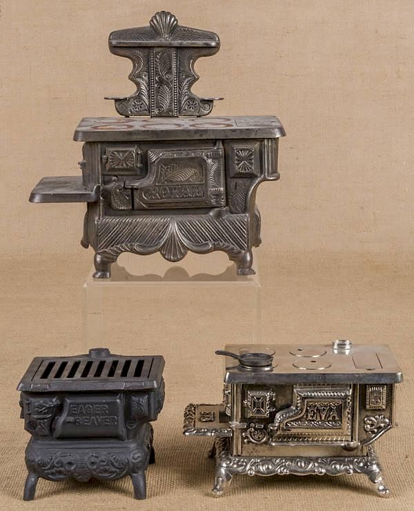 Appraisal: J E Stevens Co cast iron Royal toy stove J