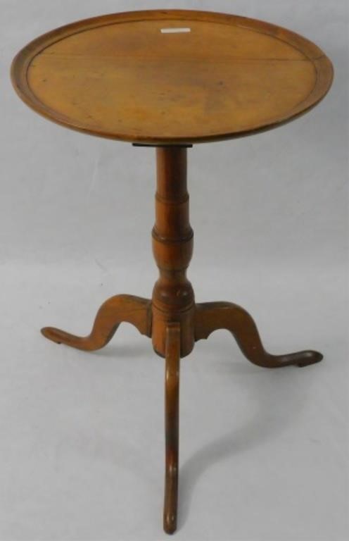 Appraisal: TH CENTURY AMERICAN QUEEN ANNE CANDLESTAND maple probably New England