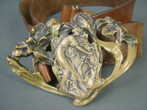 Appraisal: An Art Nouveau bronze figural belt buckle early th century