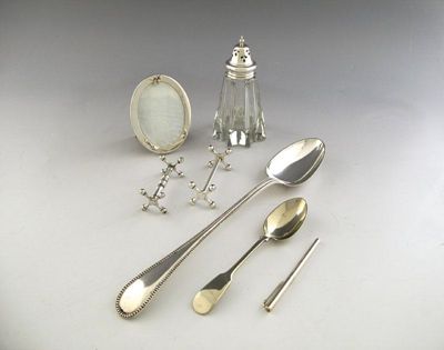 Appraisal: A mixed lot comprising a Tiffany silver frame of oval