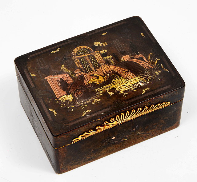 Appraisal: AN TH CENTURY POSSIBLY TORTOISESHELL AND GOLD INLAID SNUFF BOX