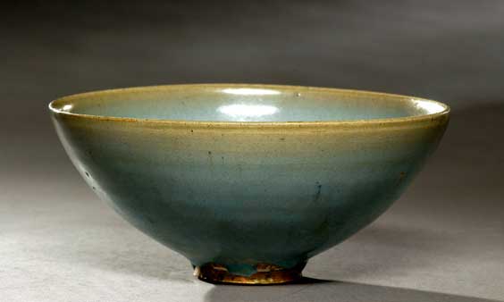 Appraisal: LARGE NORTHERN SONG JUNYAO BOWL Rare large and in unusually