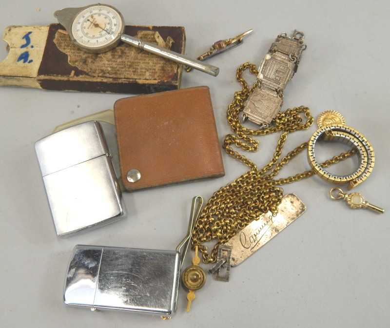 Appraisal: Various items of costume jewellery to include a gilt metal