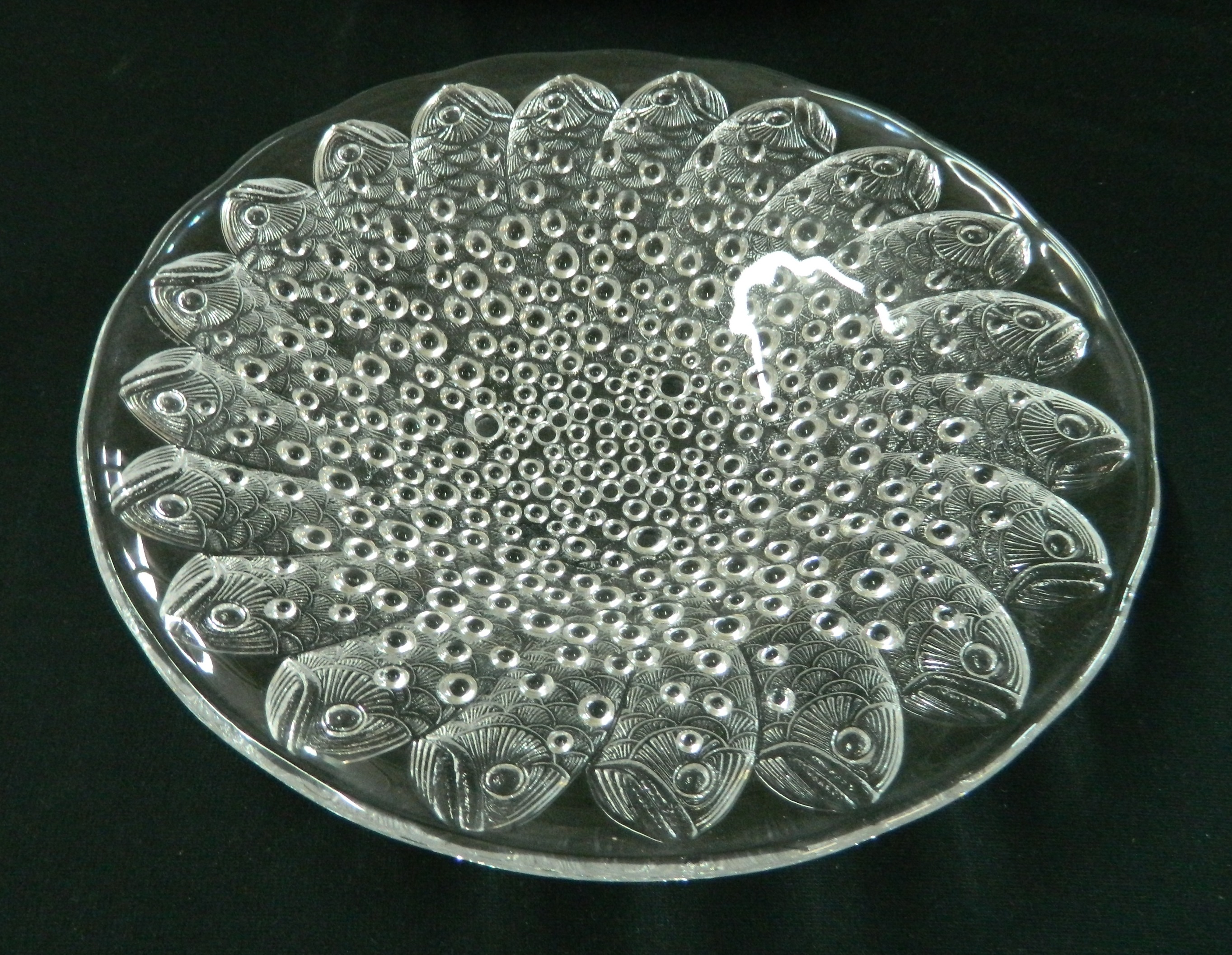 Appraisal: Lalique Roscoff clear crystal fish and bubbles bowl Originally designed