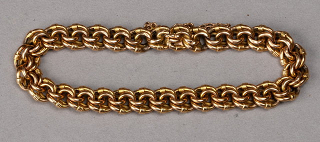 Appraisal: A GOLD DOUBLE LINKED BRACELET stamped ct with unassociated case