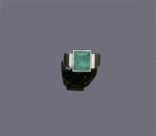 Appraisal: EMERALD AND DIAMOND RING White gold Elegant ring the top