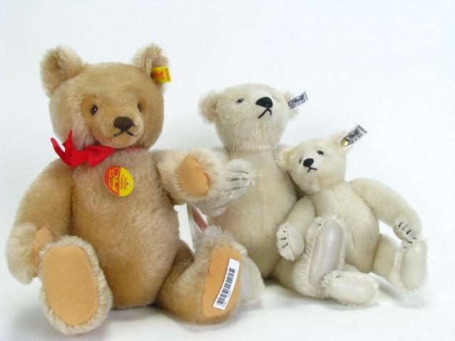 Appraisal: Group of Three Steiff Collector Bears including Original Teddy and