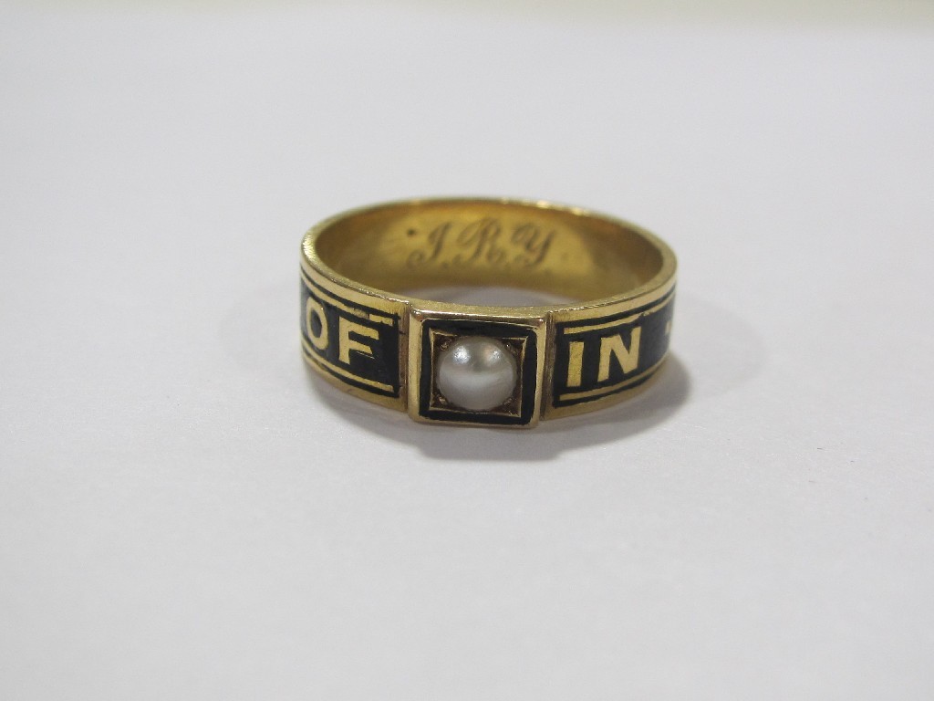 Appraisal: Victorian ct gold remembrance ring with black enamel decoration and