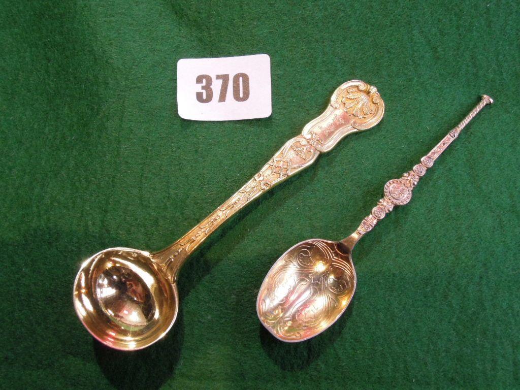 Appraisal: A Victorian small silver gilt sauce spoon with scalloped terminal