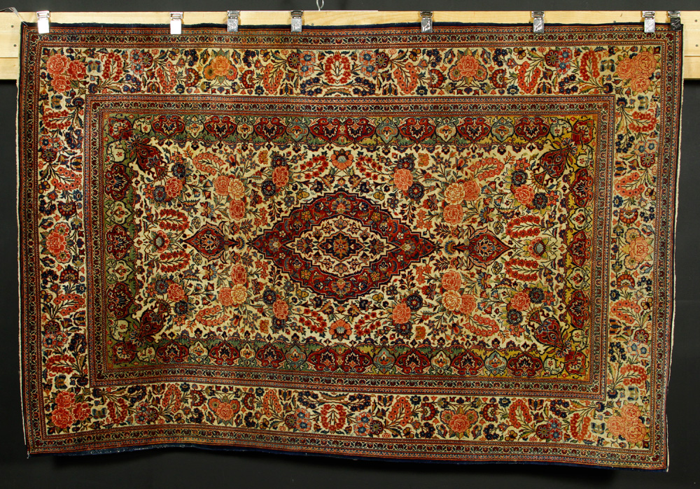 Appraisal: - Antique Persian Kashan Rug Antique Persian Kashan rug '