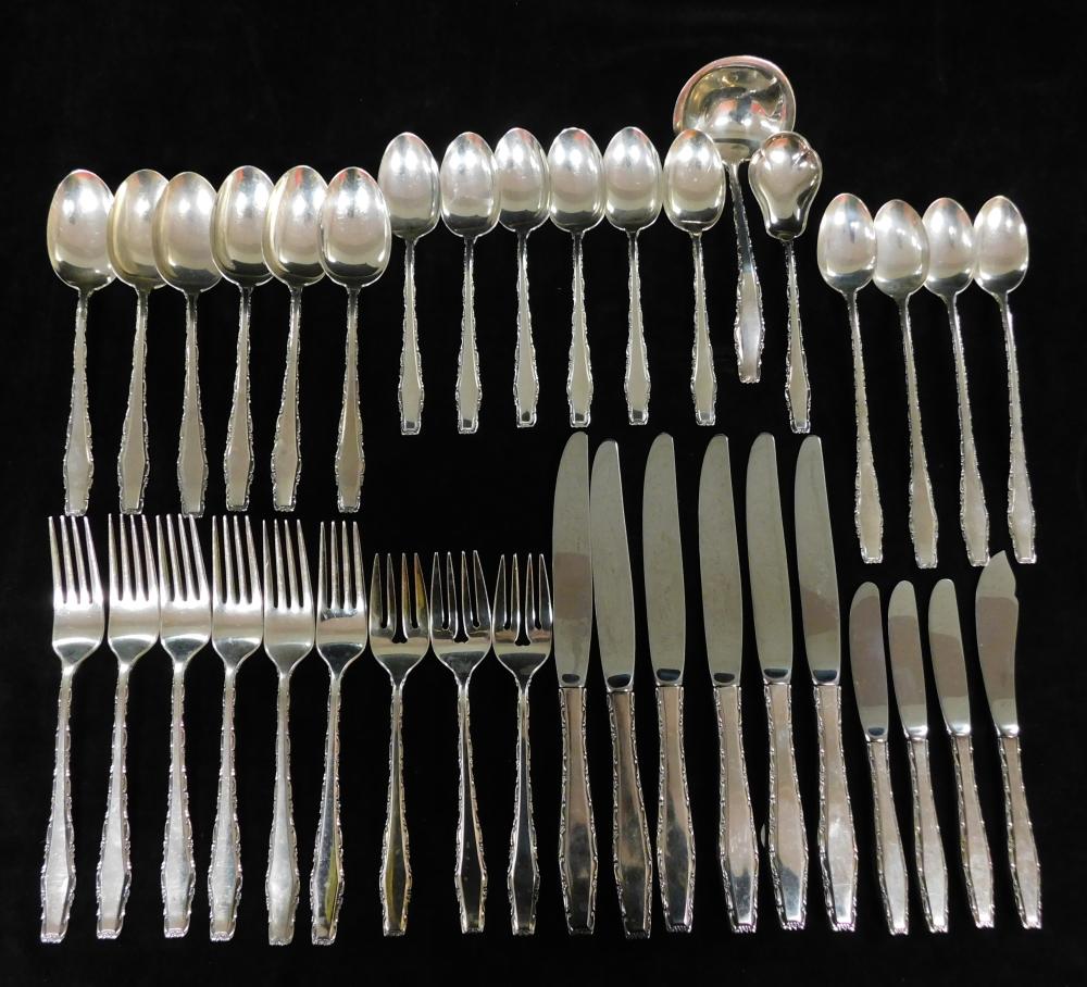 Appraisal: SILVER Lunt sterling flatware Rapallo pattern thirty-seven pieces - all