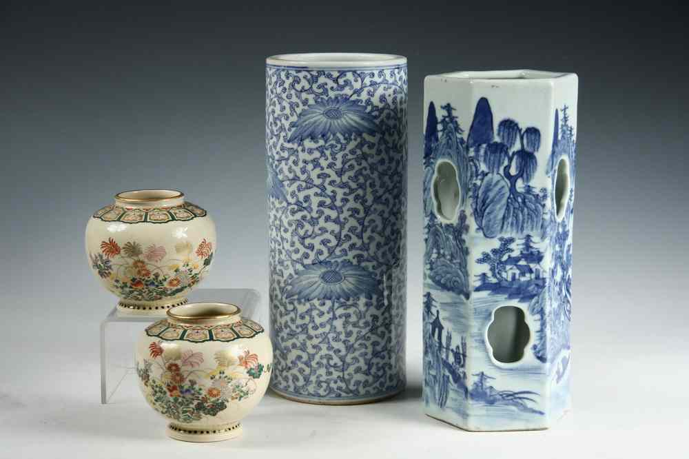 Appraisal: VASES - Lot of Japanese porcelain vases are blue and