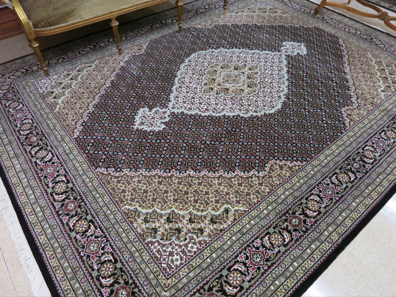 Appraisal: HAND KNOTTED ORIENTAL CARPET Persian Bidjar design featuring an overall