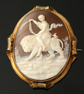 Appraisal: An Antique cameo brooch The oval shell cameo panel finely