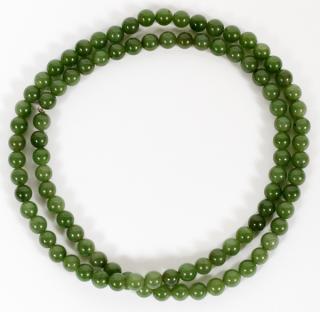 Appraisal: JADE NECKLACE JADE NECKLACE L A green jade necklace L