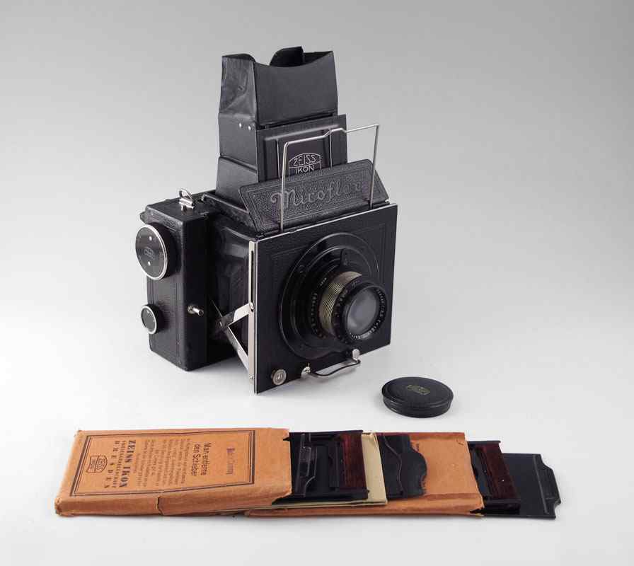 Appraisal: ZEISS IKON MIROFLEX CAMERA With Carl Zeiss Jena Tessar lens