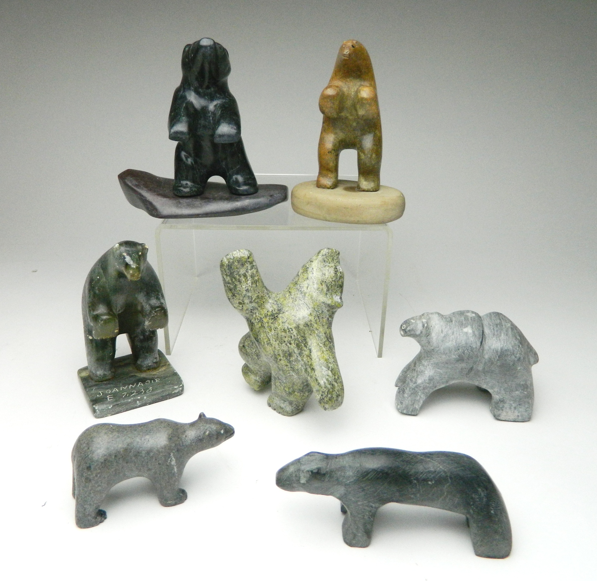 Appraisal: Inuit stone carvings of Polar Bears Joannagie E - signed