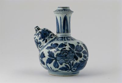 Appraisal: A Chinese blue and white kendi with a moulded body