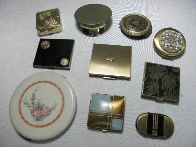 Appraisal: Assorted vintage powder compacts pieces total Brands such as Lewis