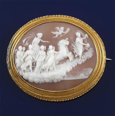 Appraisal: A large carved shell cameo Depicting Aurora's procession Damaged gold