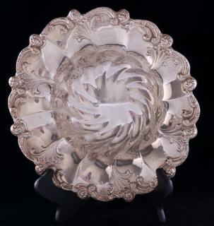 Appraisal: Sterling Silver Swirl Bowl With repousse acanthus scroll motif to