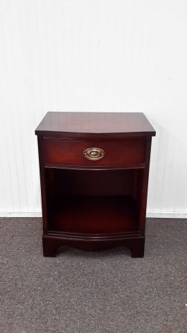 Appraisal: Mahogany Bedside Nightstand w Drawer In the vintage Federal style