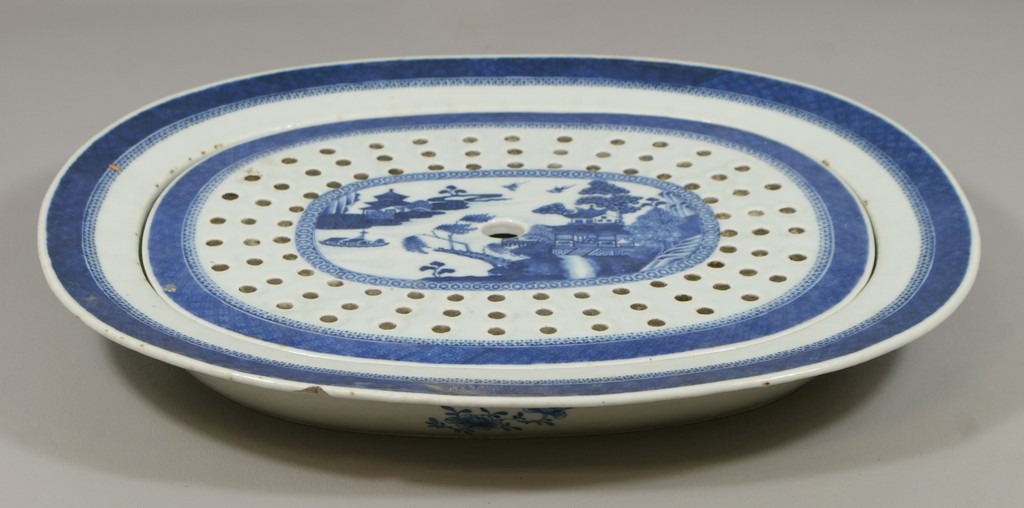 Appraisal: Chinese Export Porcelain Nanking pattern deep platter and drainer -