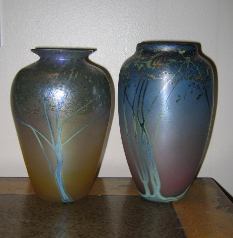 Appraisal: PEET ROBINSON AMERICAN Two studio glass vases one purple to