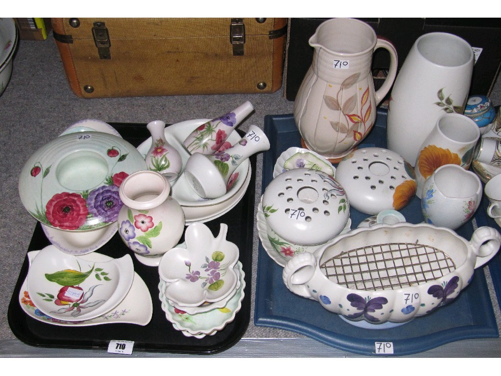 Appraisal: Lot comprising two trays of assorted 'Radford' hand painted ceramics