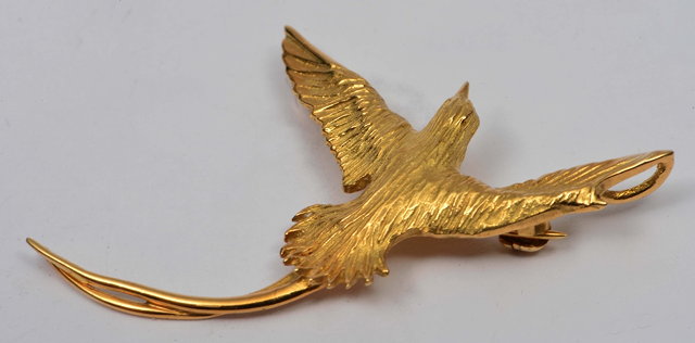 Appraisal: ct gold bar broochin the form of a bird of